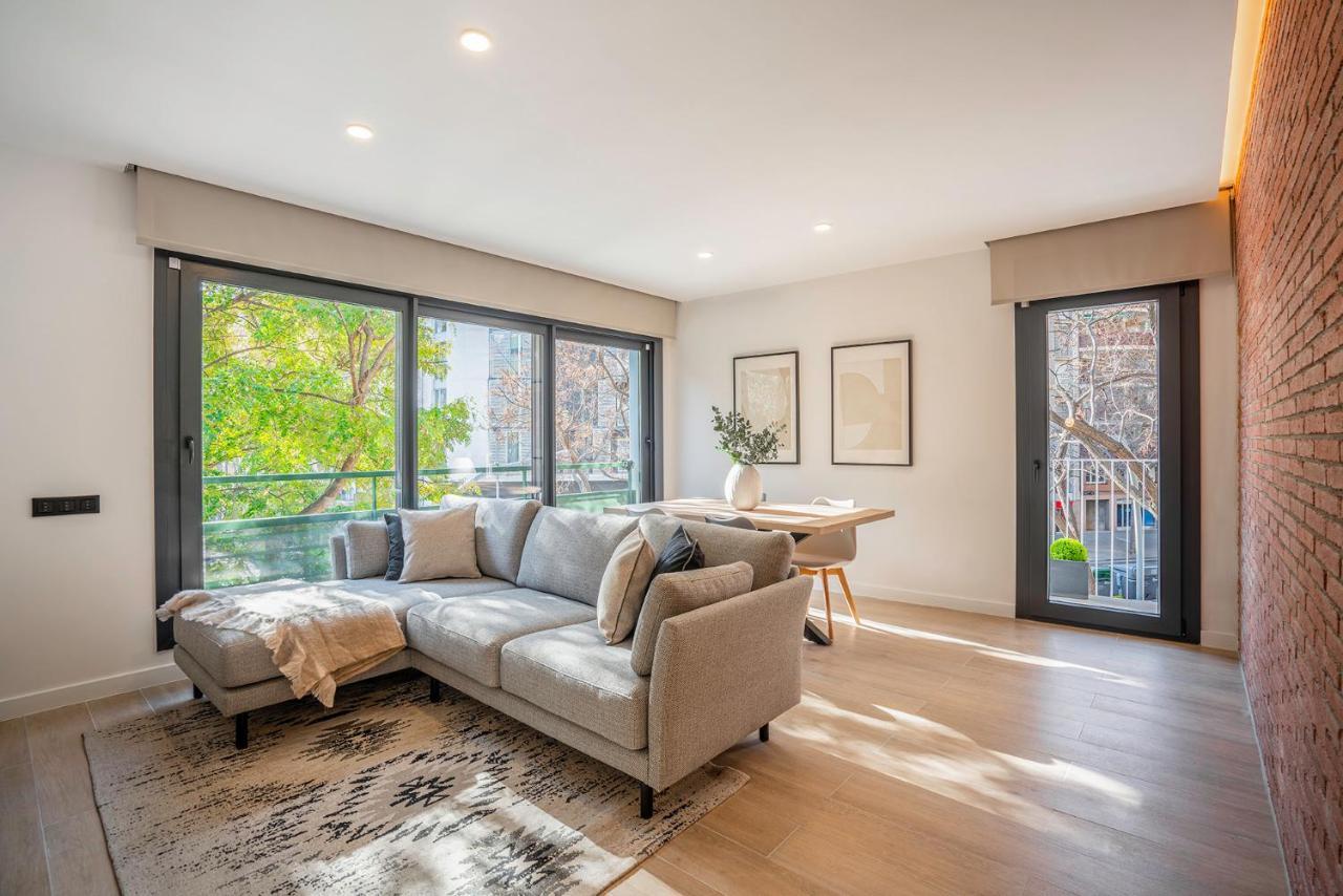 ApartsNouBcn Les Corts Apartament *