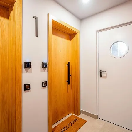 Apartsnoubcn Equador Les Corts Barcelona Exterior photo